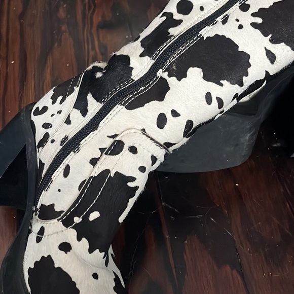 Jeffrey Campbell cow print platform boots - Picture 3 of 3